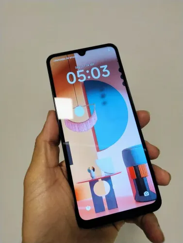 Smartphone Poco C71 Memória 128Gb + 6 gb RAM, Android 15 Bateria 5200mAh