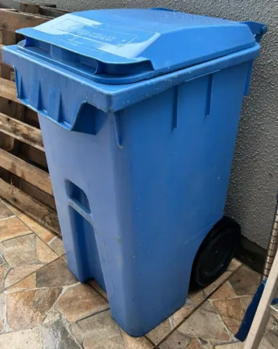 Container de lixo 240 Litros c/ rodas - Azul