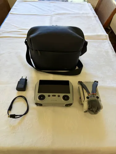 Drone DJI Mini 3 Pro + Controle DJI RC (Tela Integrada) - Estado de Novo!