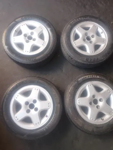 4 Rodas Aro 14 semi novas com pneus goodyear