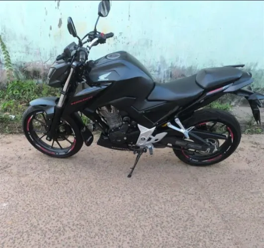 Honda CB Twister 300F pronta pra rodar!