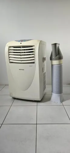 Ar condicionado portátil KOMECO 12000 BTUs Frio/Quente
