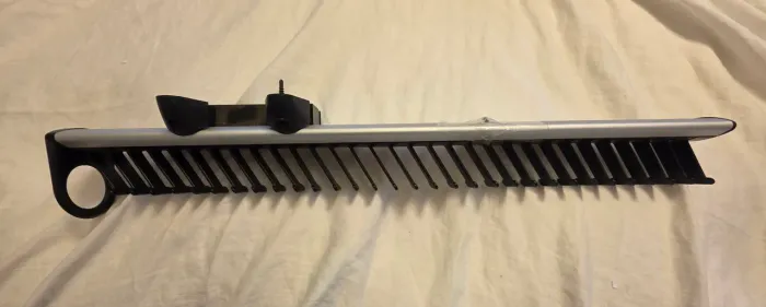 Porta gravatas de 50 cm para uso dentro de armário. 