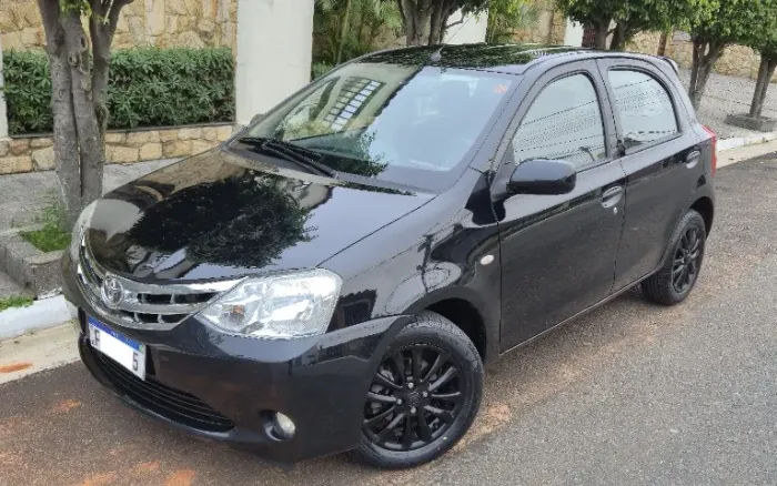 Toyota Etios XLS 1.5 Flex 16V 5P Mec. 2013
