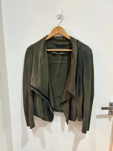 Jaqueta verde militar suede Zara