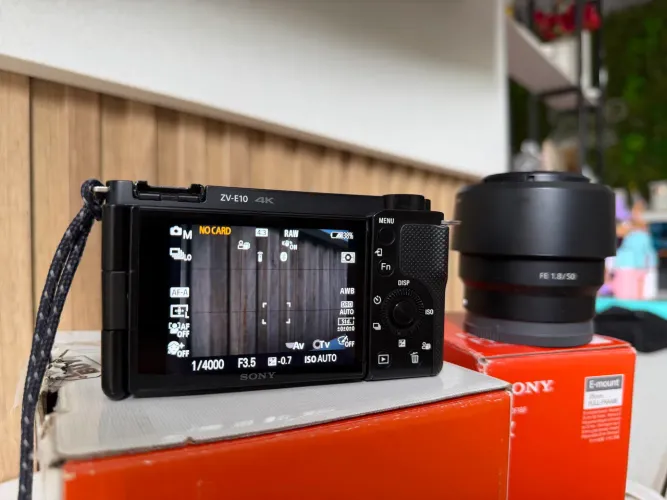 Sony Zve10 com lente do kit + lente sony 50mm 1.8