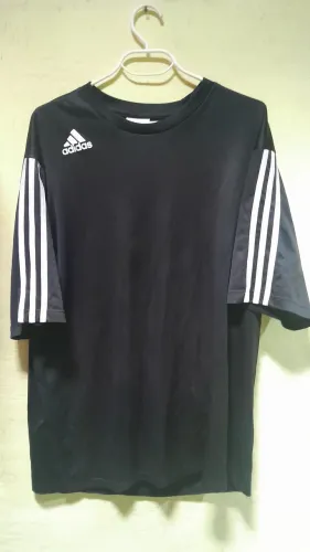 VENDO CAMISAS ADIDAS ORIGINAIS EM EXCELENTE ESTADO! *!