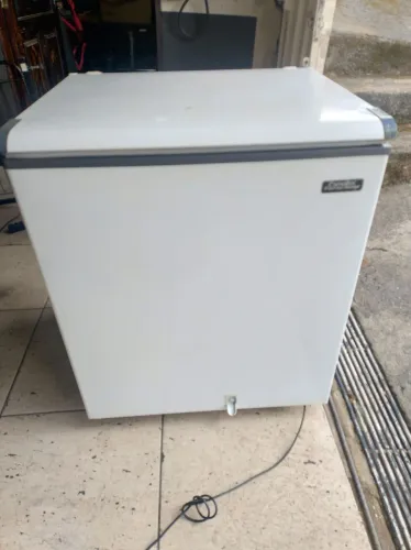 Freezer horizontal uma tampa Esmaltec 214 litros 