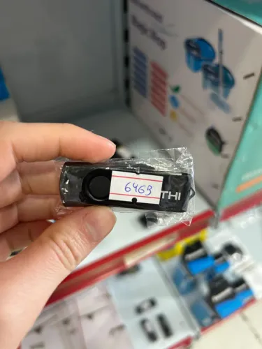 Pen Drive Aquathi Preto USB 2.0 para Fotos Música Vídeos 64GB