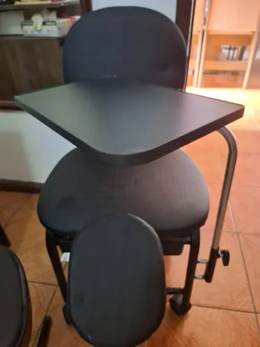 Cadeira de Manicure em Ótimo Estado