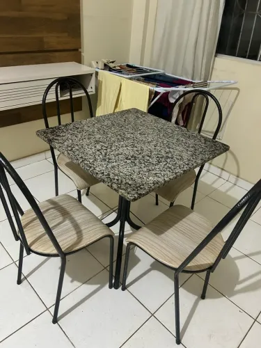 Mesa de 4 lugares