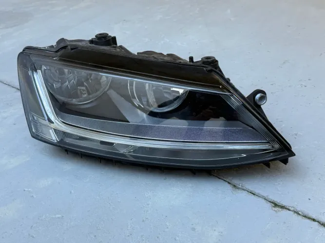 Farol Jetta 15-17 com DRL - Lado Carona