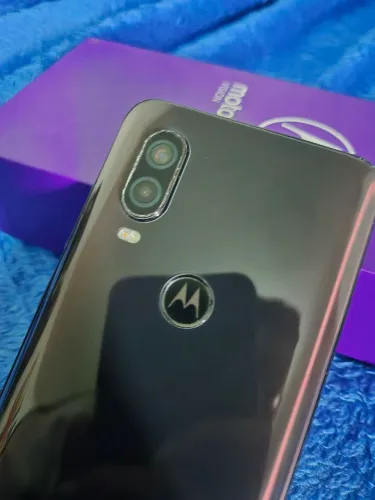 Moto one action /one vision