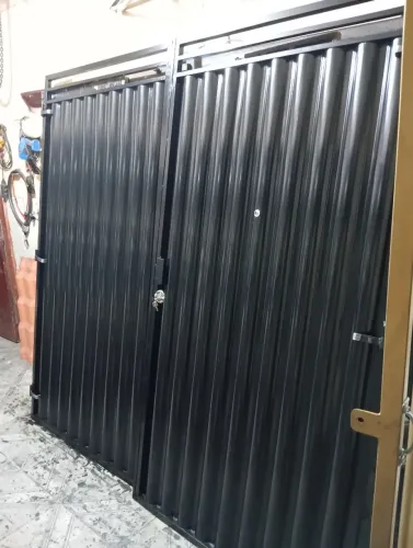 Fabrico portão de ferro galvanizado. A partir de 1.870