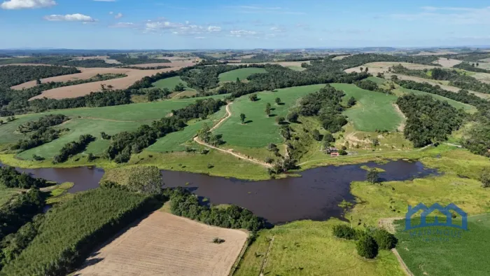 Sitio/Fazenda à Venda, 9,2 Alqueires por R$ 2.300.000 Cód. ch2713