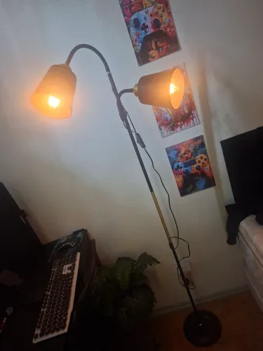 Luminária de chão dupla