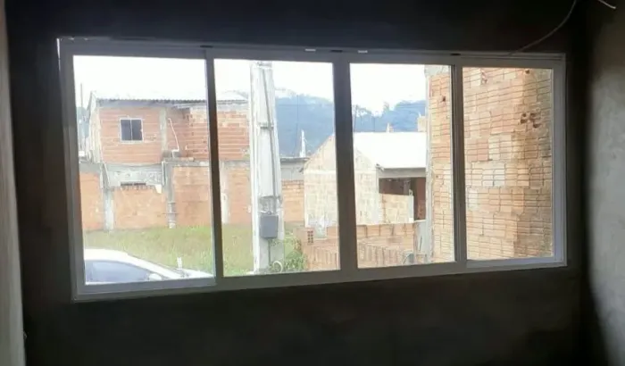 Janela de 2,80 de largura e 1,30 de altura
