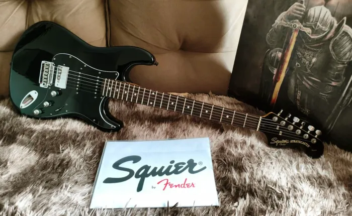 Guitarra Squier Standard by Fender Indonésia N Tagima Stella T-805 Cort ibanez Gibson 