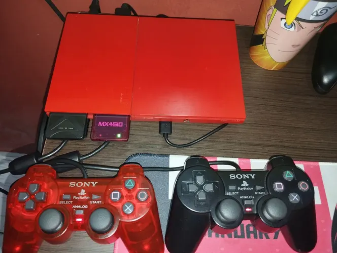 PS2 PlayStation 2 Cinnabar Red 512GB com 2 Controles