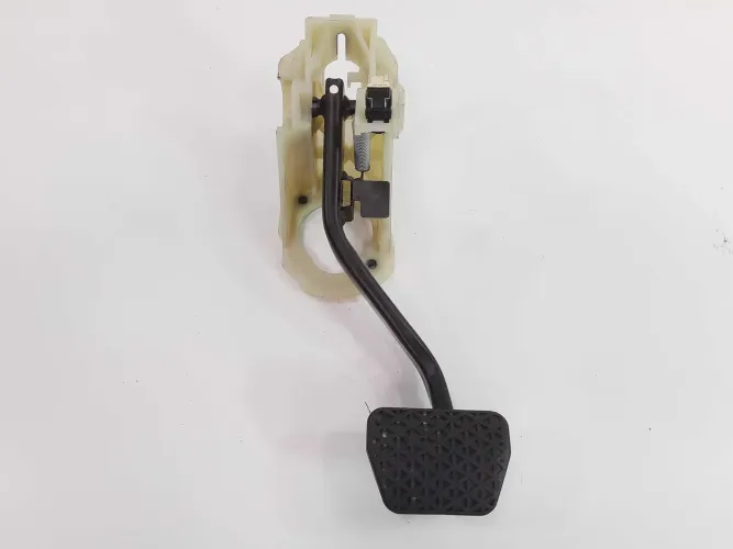 Pedal Bmw 320i 2.0t F30 2013 2014 2015 2016 2017 
