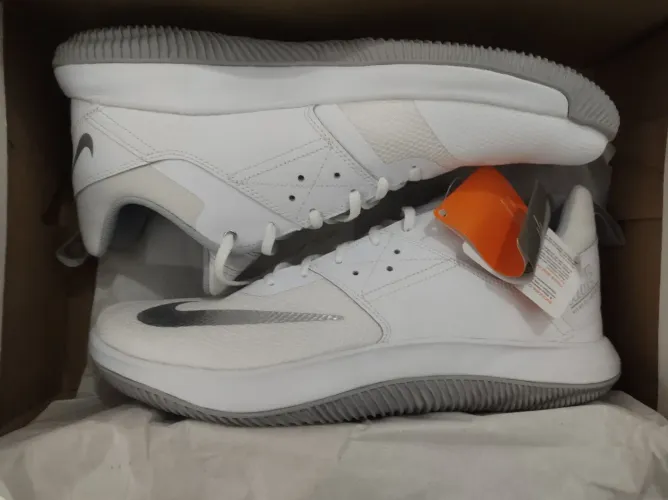 Tenis Nike Fly.By Low II. N° 47. NUNCA USADO