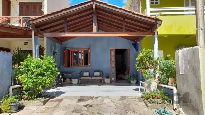 Casa em condomínio, 81m², 3 dormitórios, 2 vagas no bairro Espírito Santo