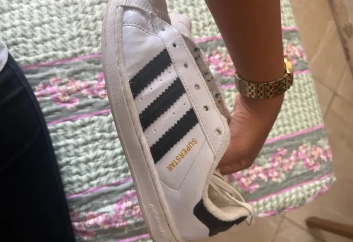 Tênis adidas 