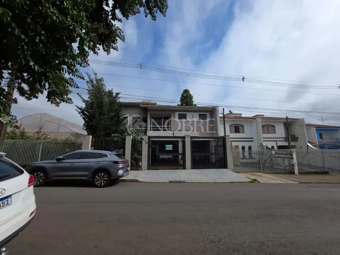 Sobrado com 340 m² - Res. Cidade Nova