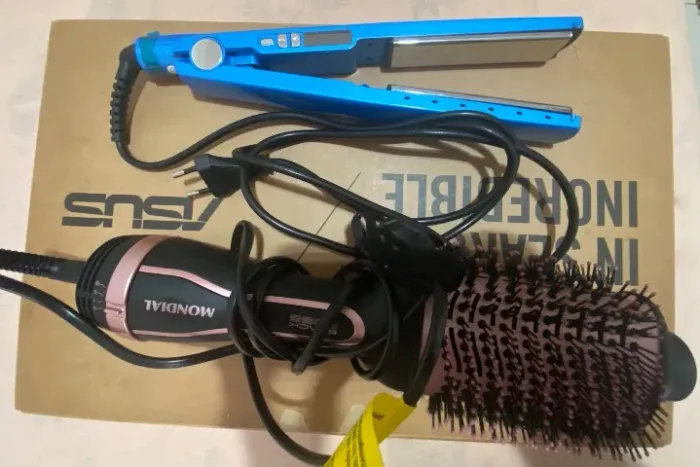 Escova secadora modeladora e chapinha 