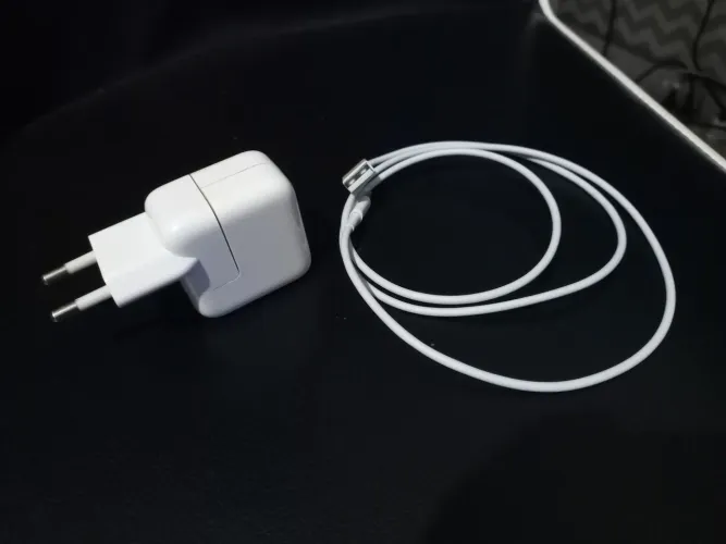 Carregador Apple original com cabo