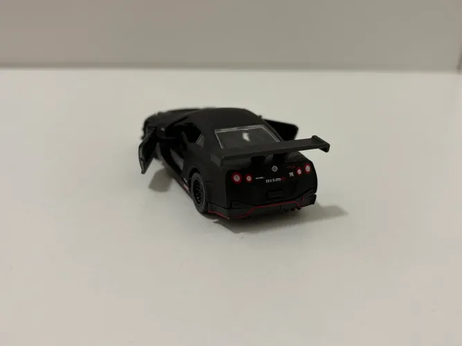 miniatura majorette nissan gtr nismo preta