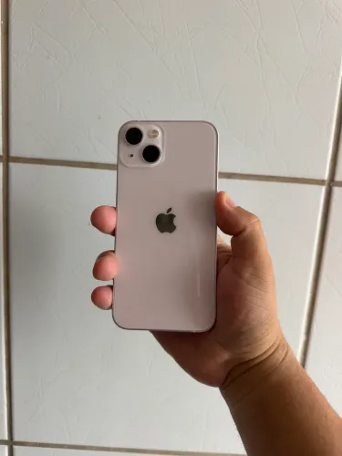 Vendo iPhone 13 128g com carregador , capinha e nota . Valor 1.650$