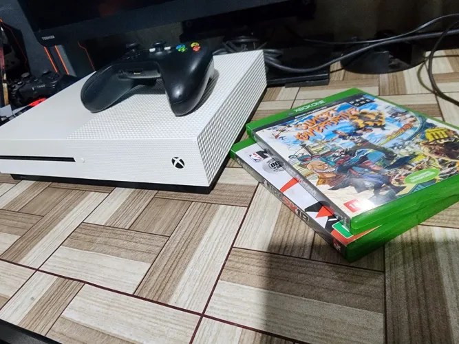 Xbox one S com jogos de brinde PARCELO NO CARTÃO PEGO TROCA