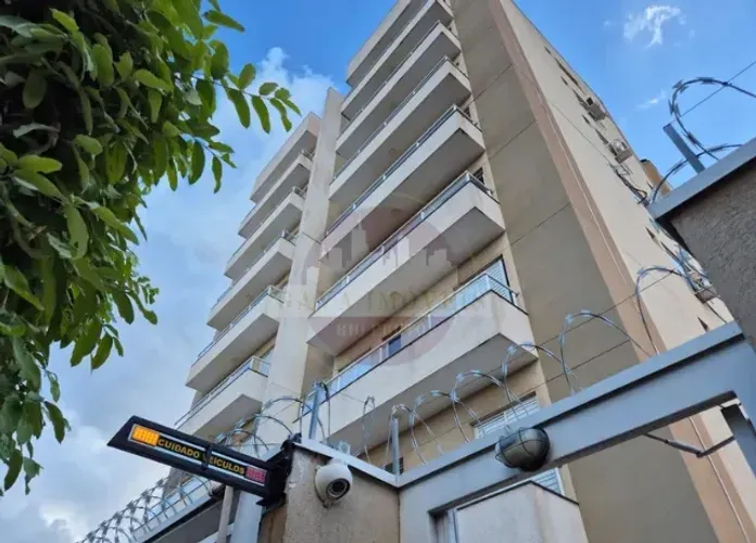 Apartamento À Venda no Edifício Giardino D'Itália, Sinibaldi, com Sacada Gourmet, 2 dormit