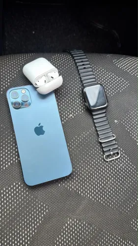 iPhone 12 Pro 128GB + Apple Watch 44mm + AirPods