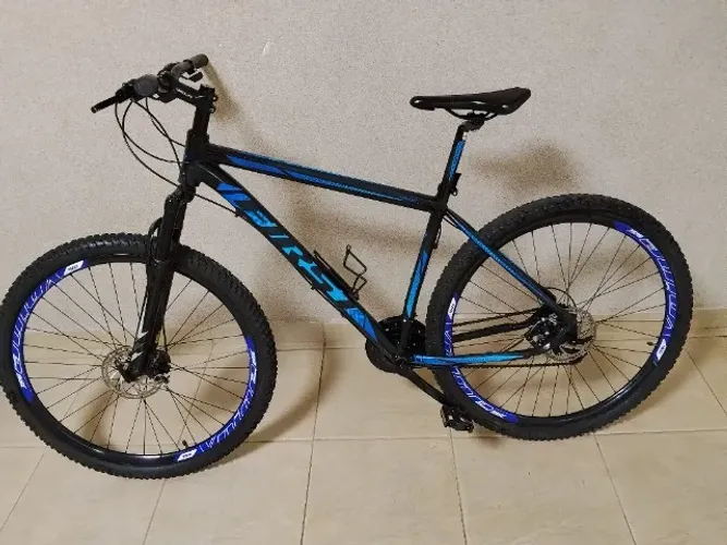 Bicicleta aro 29 (usada) excelente.
