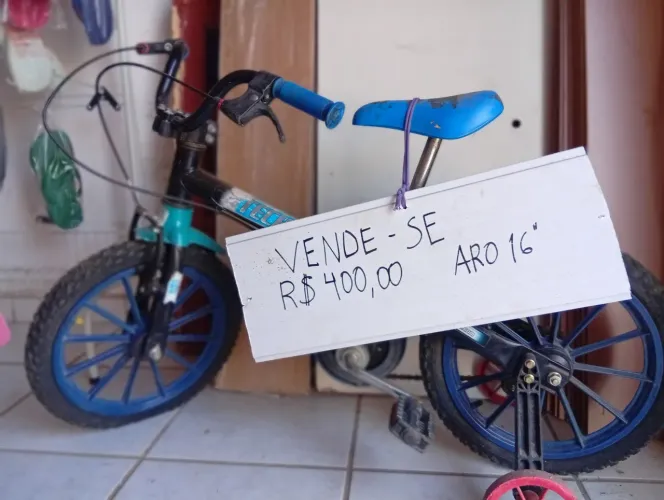 Vendo bicleta infantil.