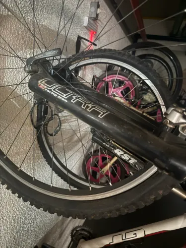 Specialized Stumpjumper Aro 26 ? Shimano XT ? RockShox Judy