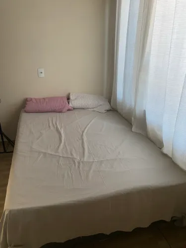 Vendo cama de casal com base