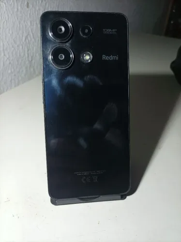 Redmi 13 128GB / 6GB RAM - Muito Novo! Preço pra Vender Rápido