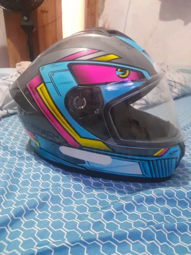 Vendo capacete race tech novo
