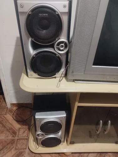 Vendo som tv e rack