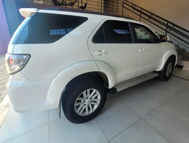 Toyota Hilux SW4 SR 4X2 2.7/2.7 Flex 16V Mec. 2013