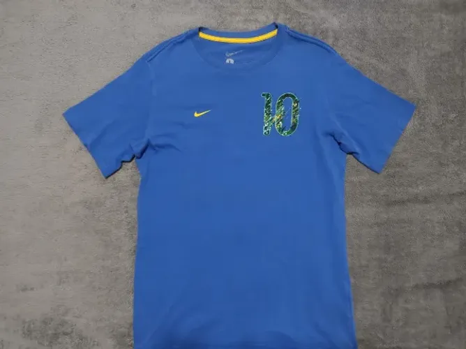 Camisa Oficial Brasil Nike Neymar Jr Infantil, #10, tamanho G (45x66cm). Excelente estado!