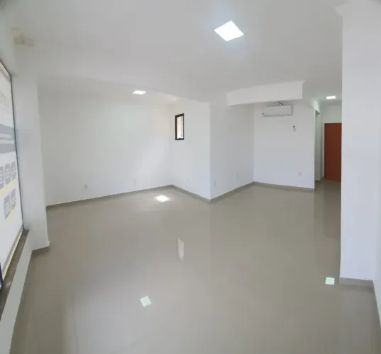 Excelente Sala Comercial no Parque10 ao Lado da Av. Alexandre Magno e Posto Rezende - Mana