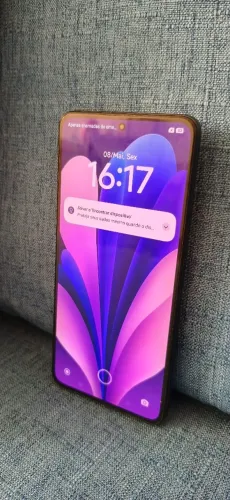 Celular muito conservado