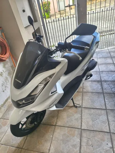 PCX branca 2024