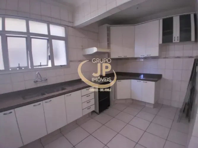 Apto no Centro/ 143m²/ 3 Dorm./ 2 Suítes/ Hidro/ Ac. Av. Juscelino Kubitscheck