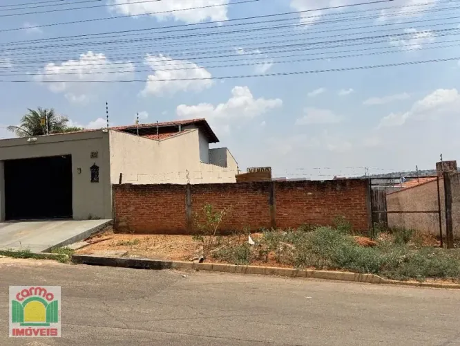 EXCELENTE LOTE A VENDA NA RUA S-003 JARDIM DAS SAMAMBAIAS COM 480 M2, E PREÇO ESPECIAL.