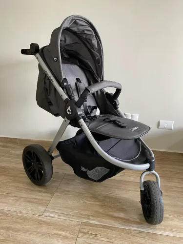 Carrinho de bebê 3 rodas para passear e correr